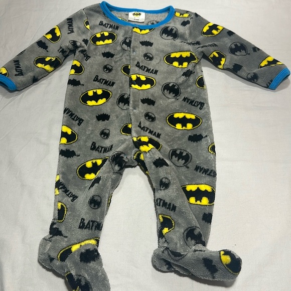 Batman - Long sleeve plush footed sleeper. Size 6-9 months - Picture 1 of 3